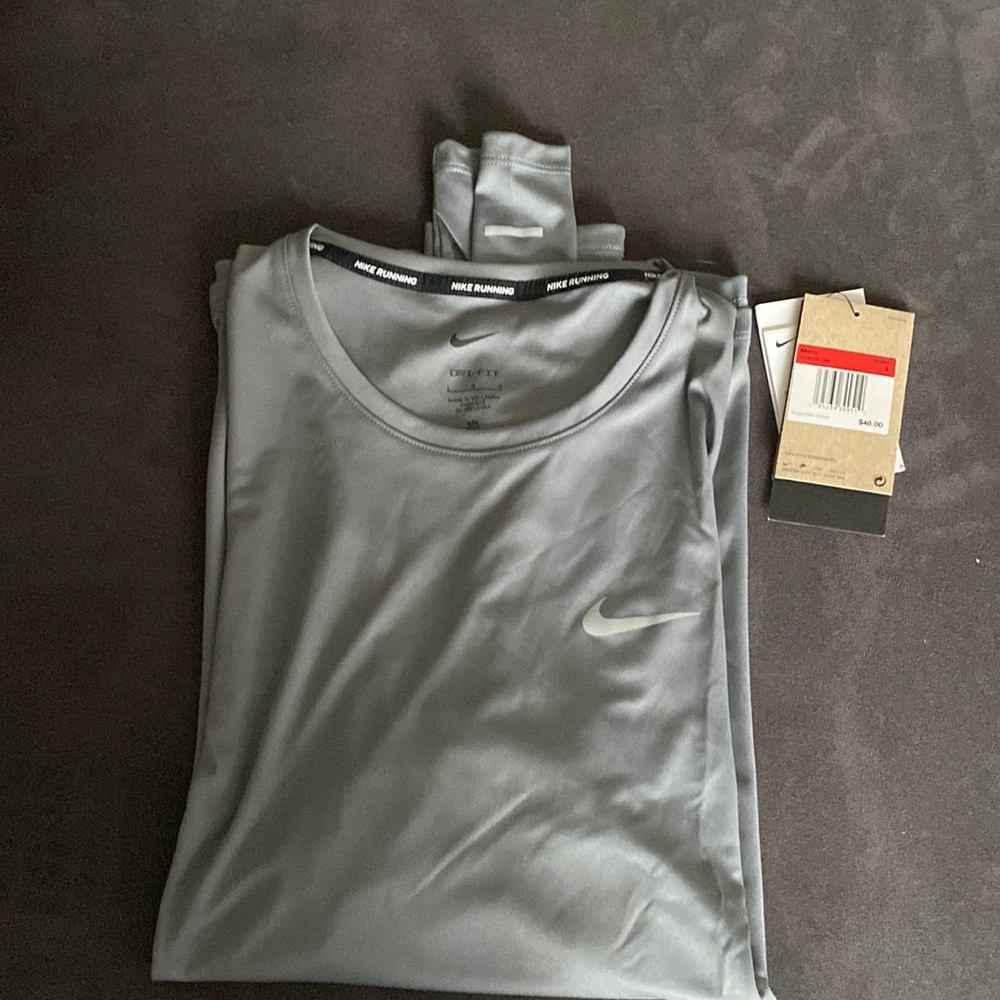 Men’s Large Grey Nike DriFit Long Sleeves